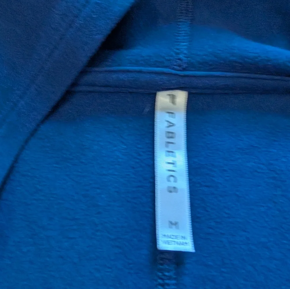 Women's Fabletics Navy Blue Sleeveless Hooded Hannah Vest Size Medium - Picture 4 of 6